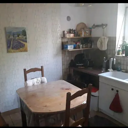 Zen Gare/laiterie, Eau Pure, Chat Bed & Breakfast